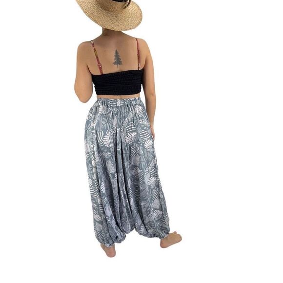 Apau ~ Gender Fluid Alladin Gypsy Pants Gray White Tropical Floral Leaf Design - Picture 15 of 16
